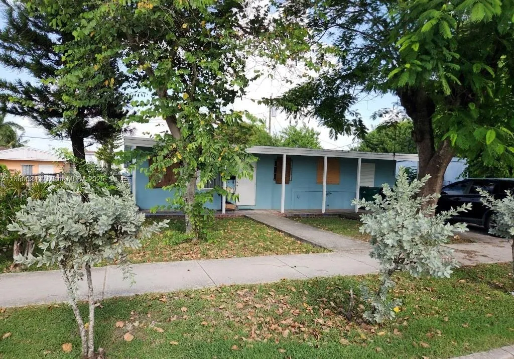 1461 NW 2nd Ct