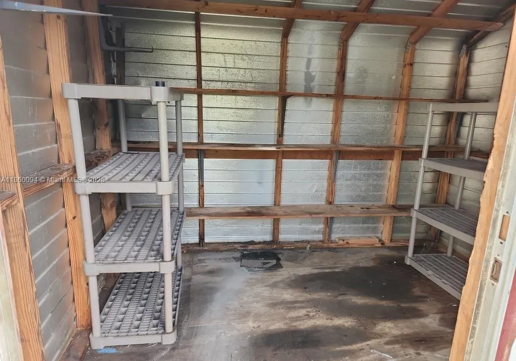 1461 NW 2nd Ct