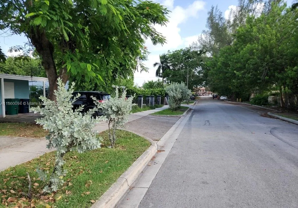 1461 NW 2nd Ct