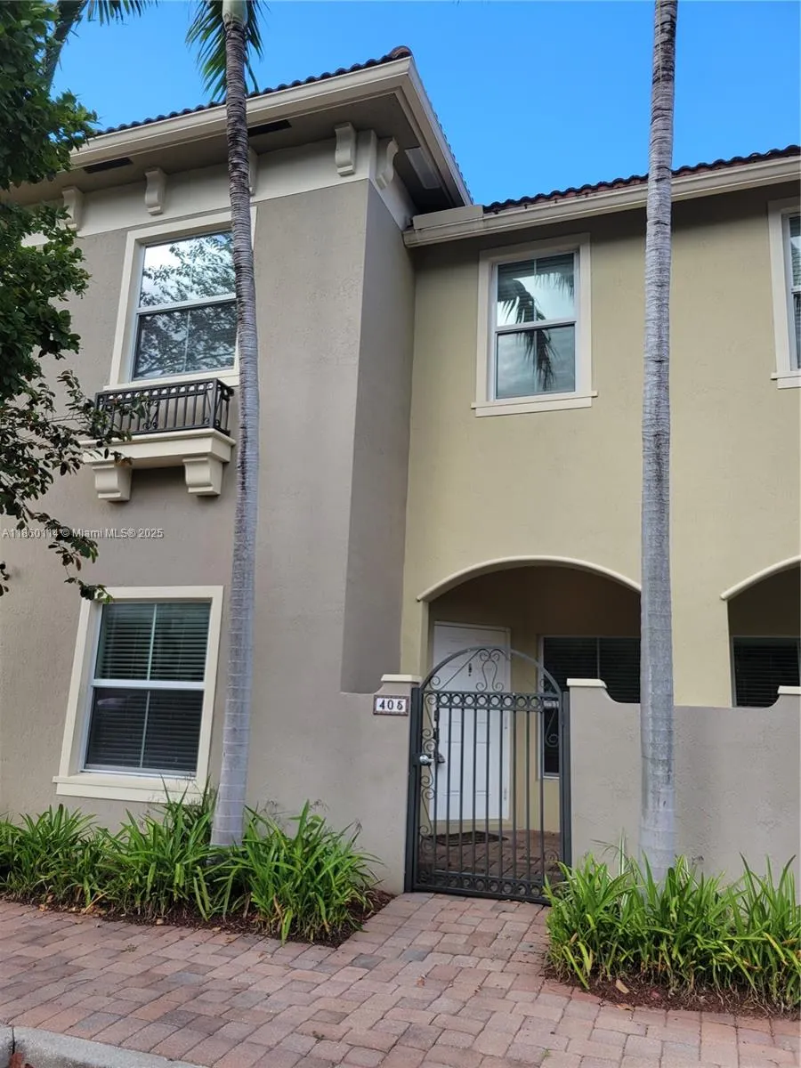 2851 W Prospect Rd, #405