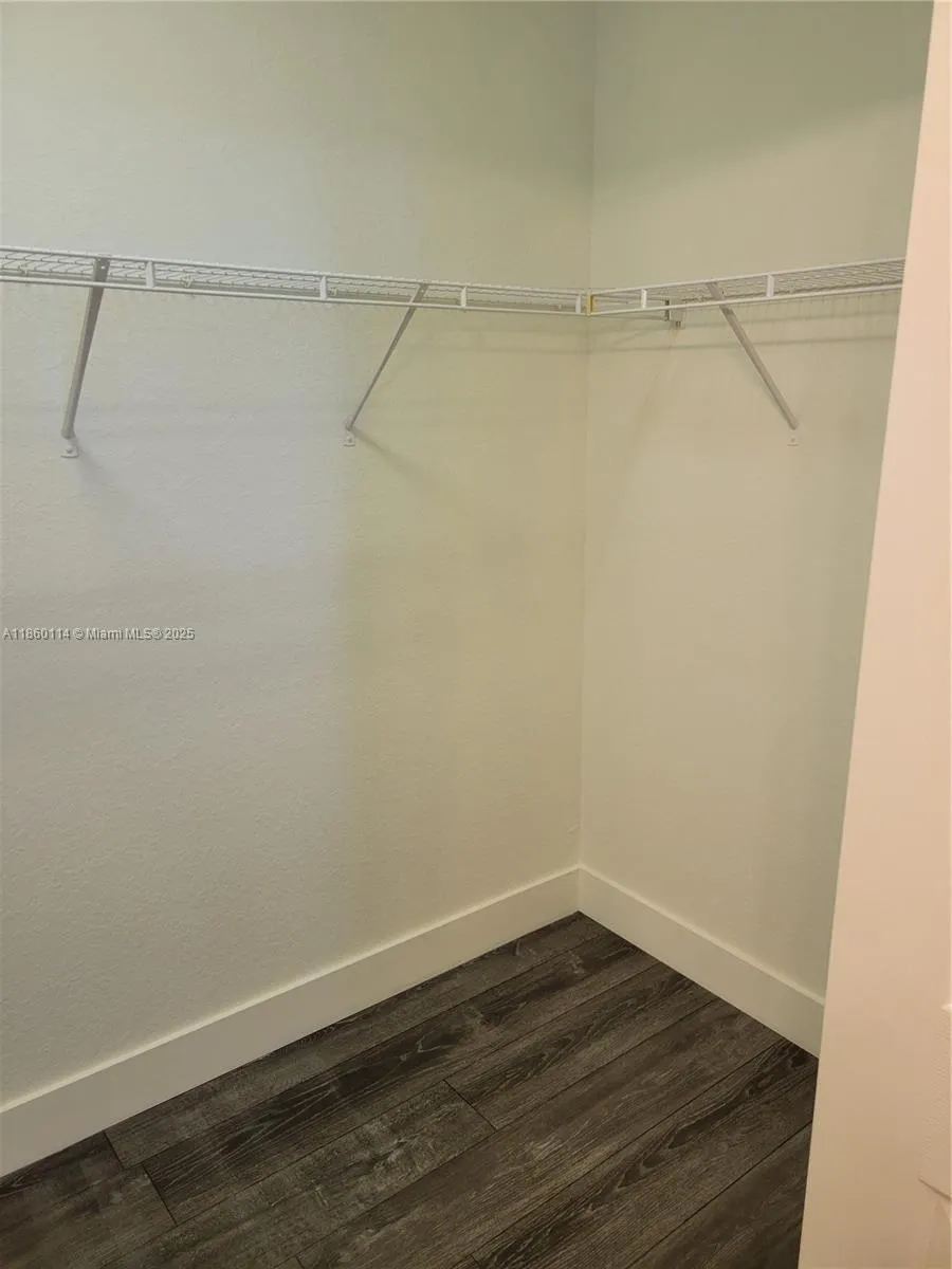2851 W Prospect Rd, #405
