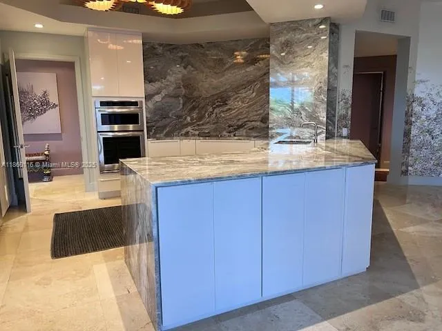 10 Edgewater Dr, #4H