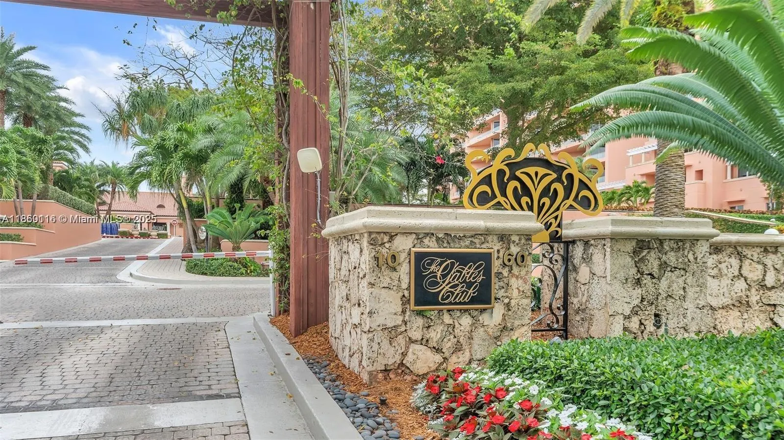 10 Edgewater Dr, #4H