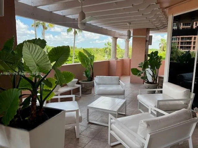 10 Edgewater Dr, #4H