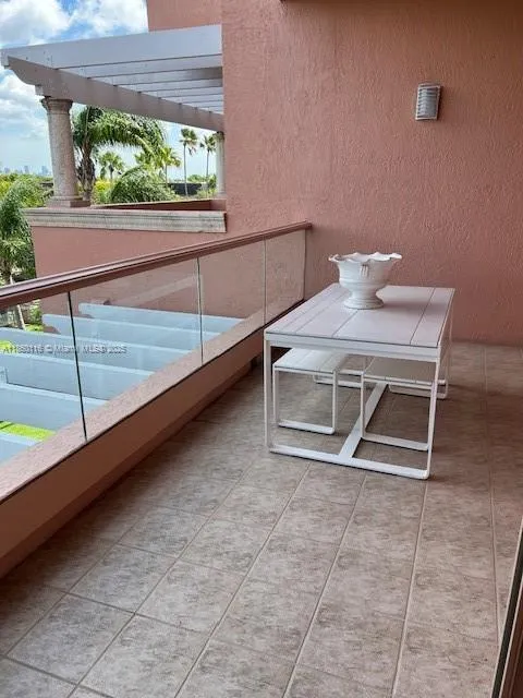 10 Edgewater Dr, #4H