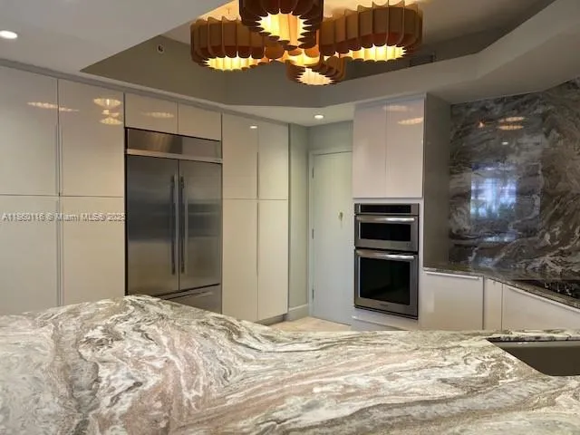 10 Edgewater Dr, #4H