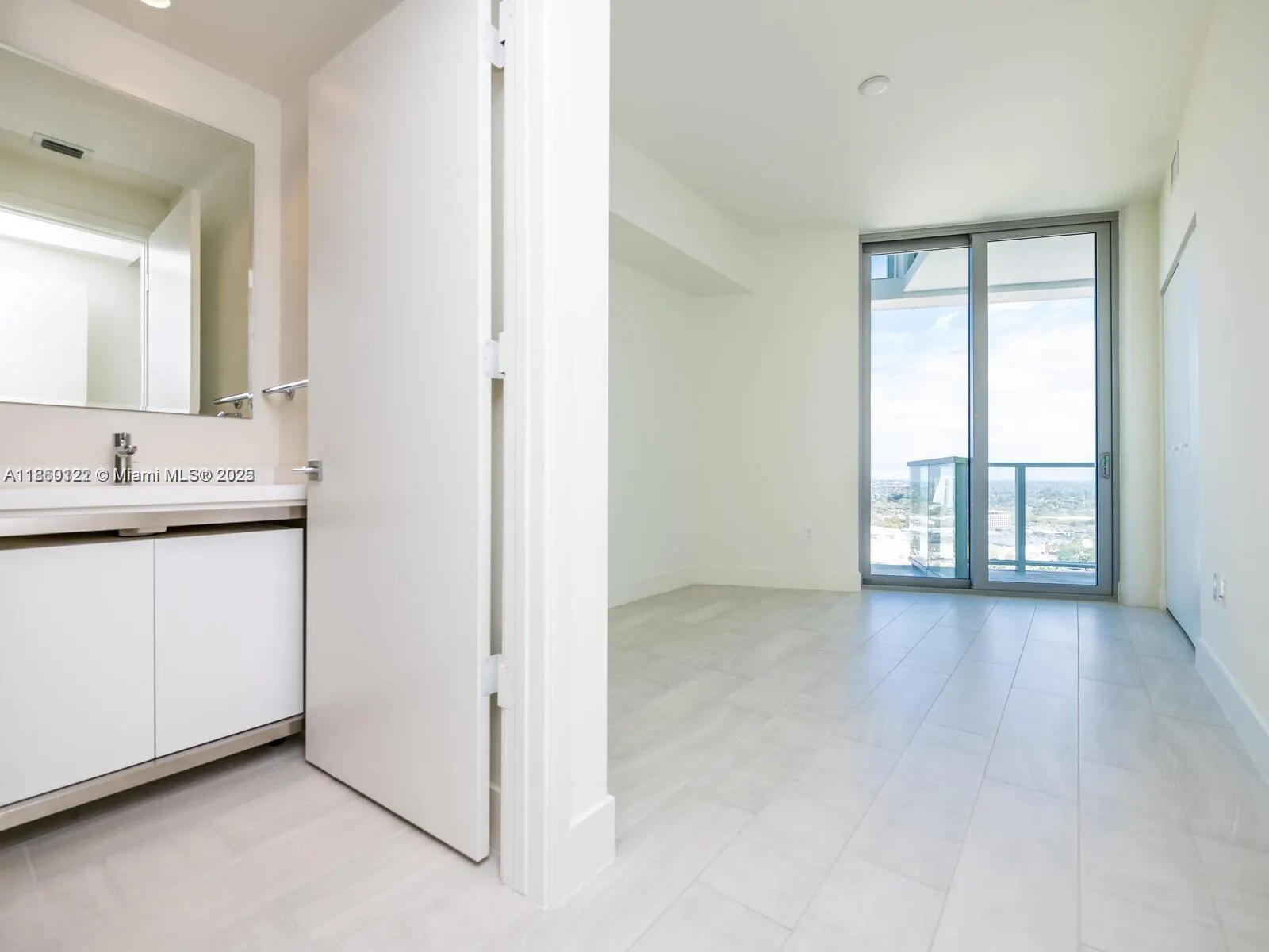 2000 Metropica Way, #2509