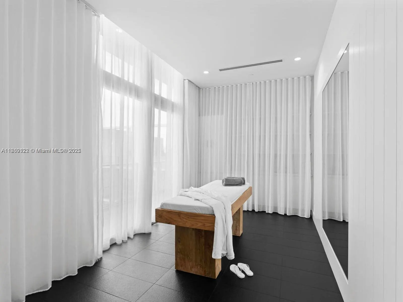 2000 Metropica Way, #2509