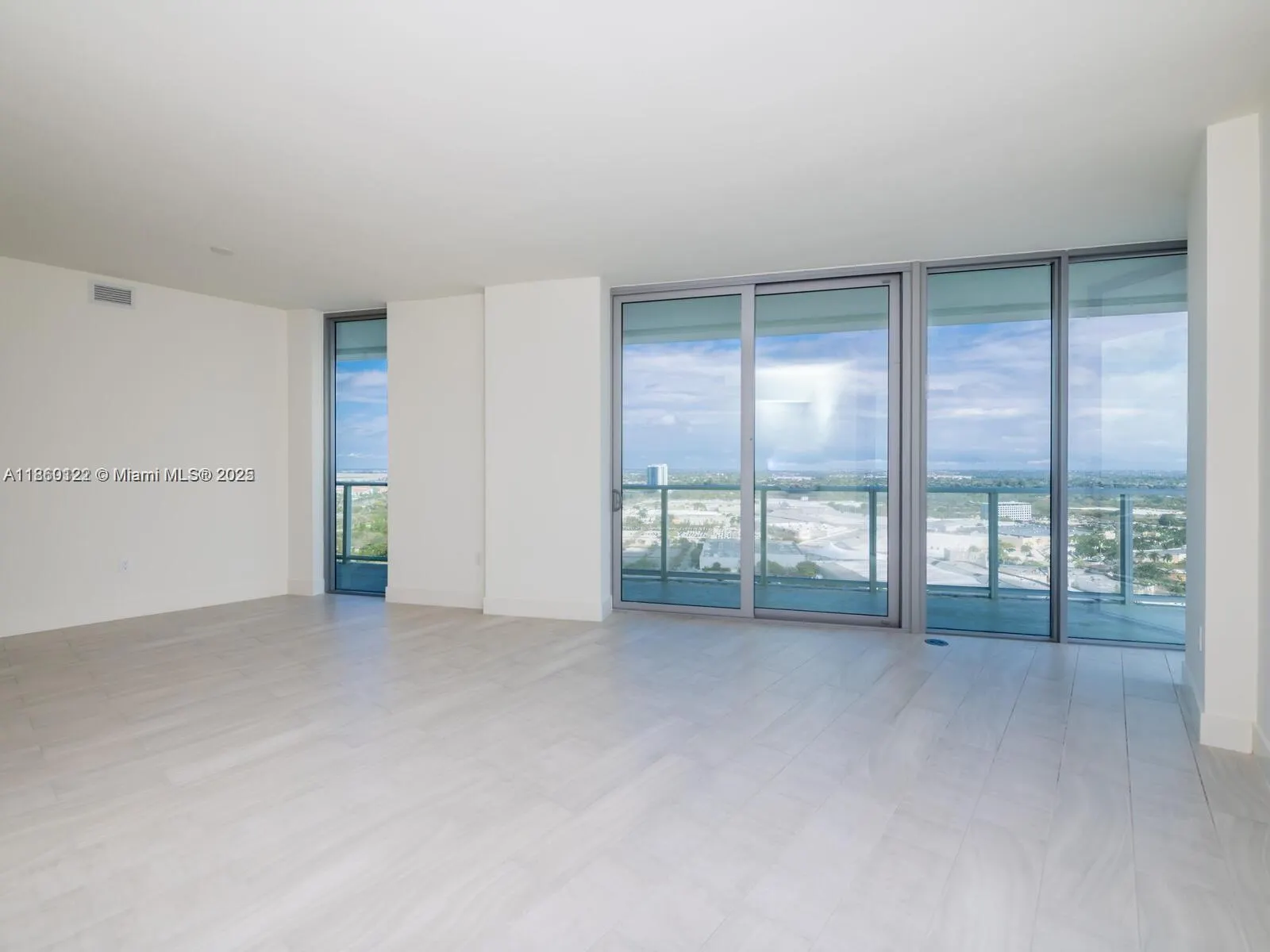 2000 Metropica Way, #2509