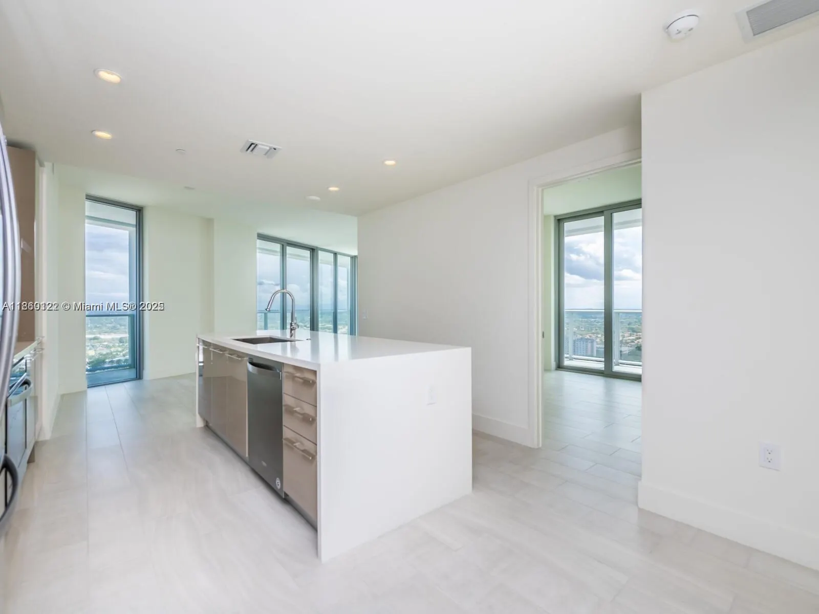 2000 Metropica Way, #2509