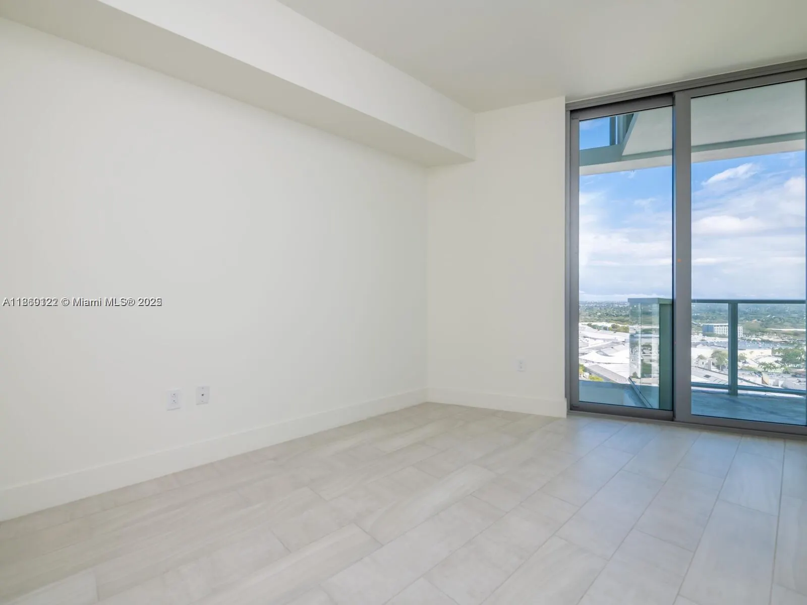 2000 Metropica Way, #2509