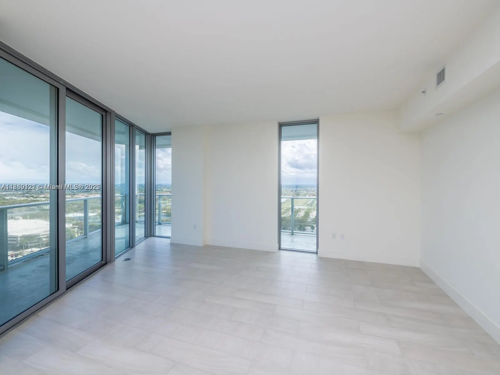2000 Metropica Way, #2509