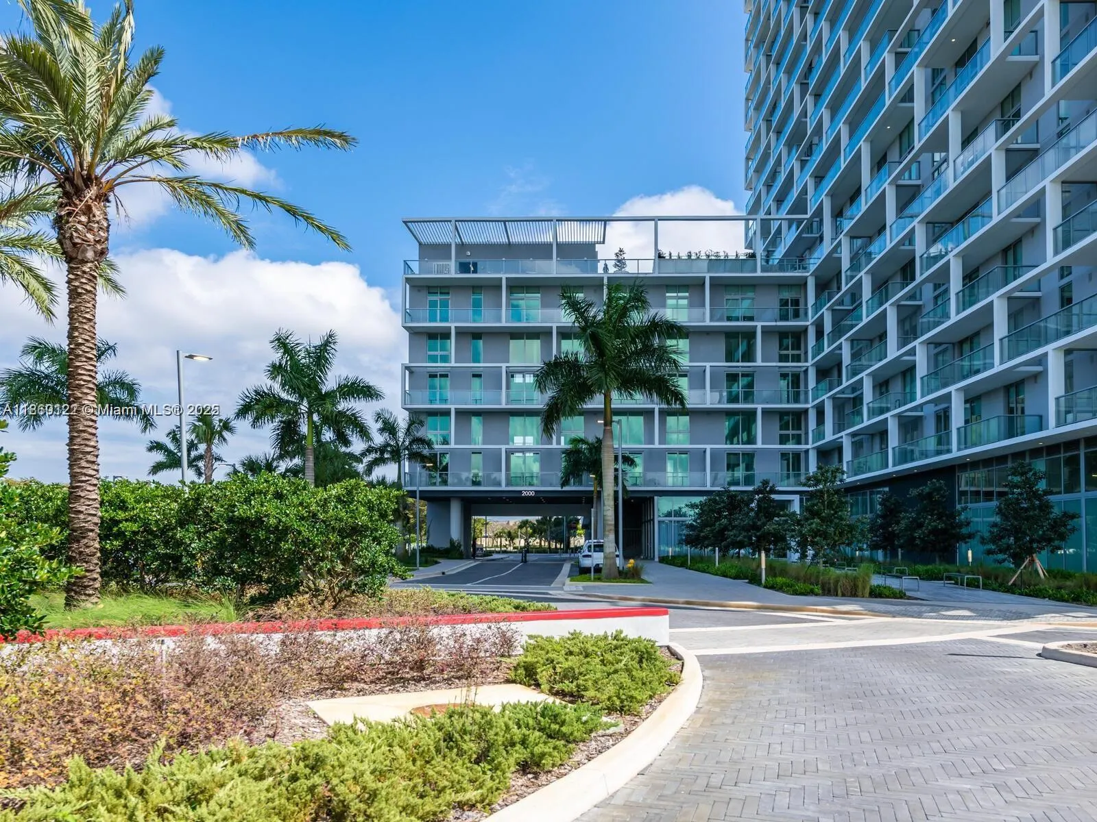2000 Metropica Way, #2509