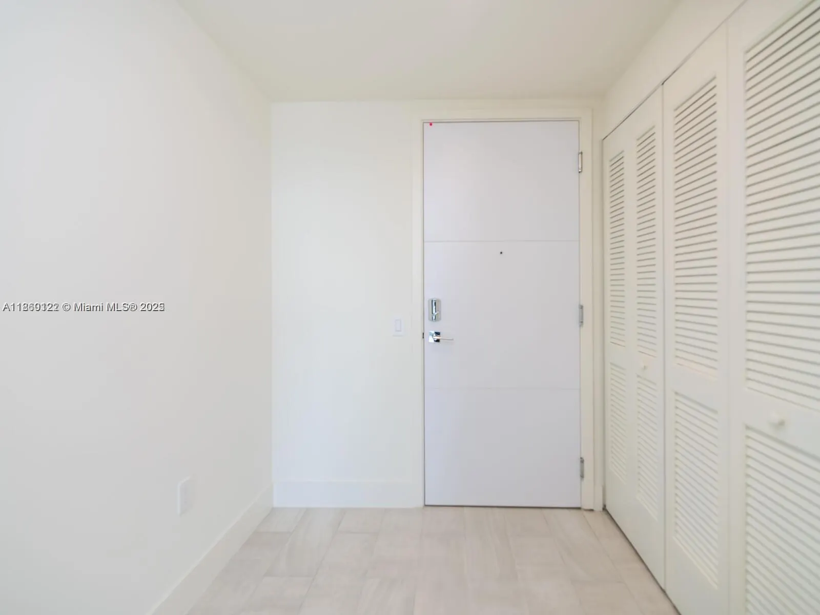 2000 Metropica Way, #2509