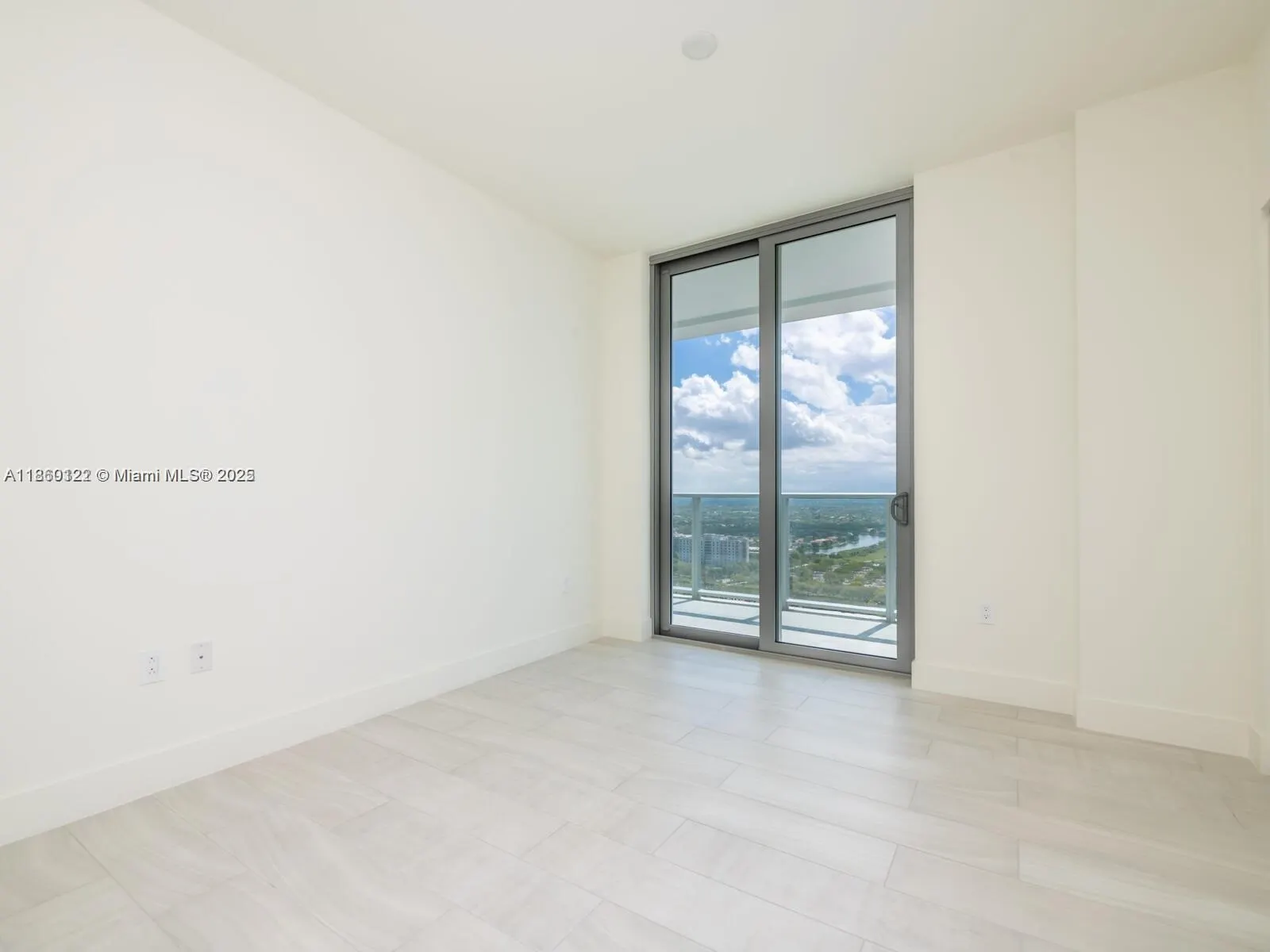 2000 Metropica Way, #2509