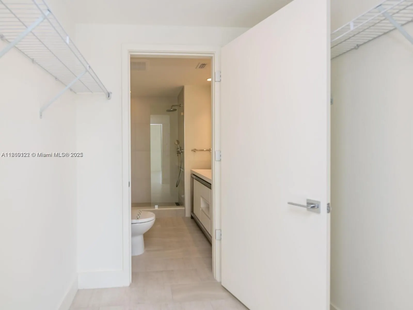 2000 Metropica Way, #2509