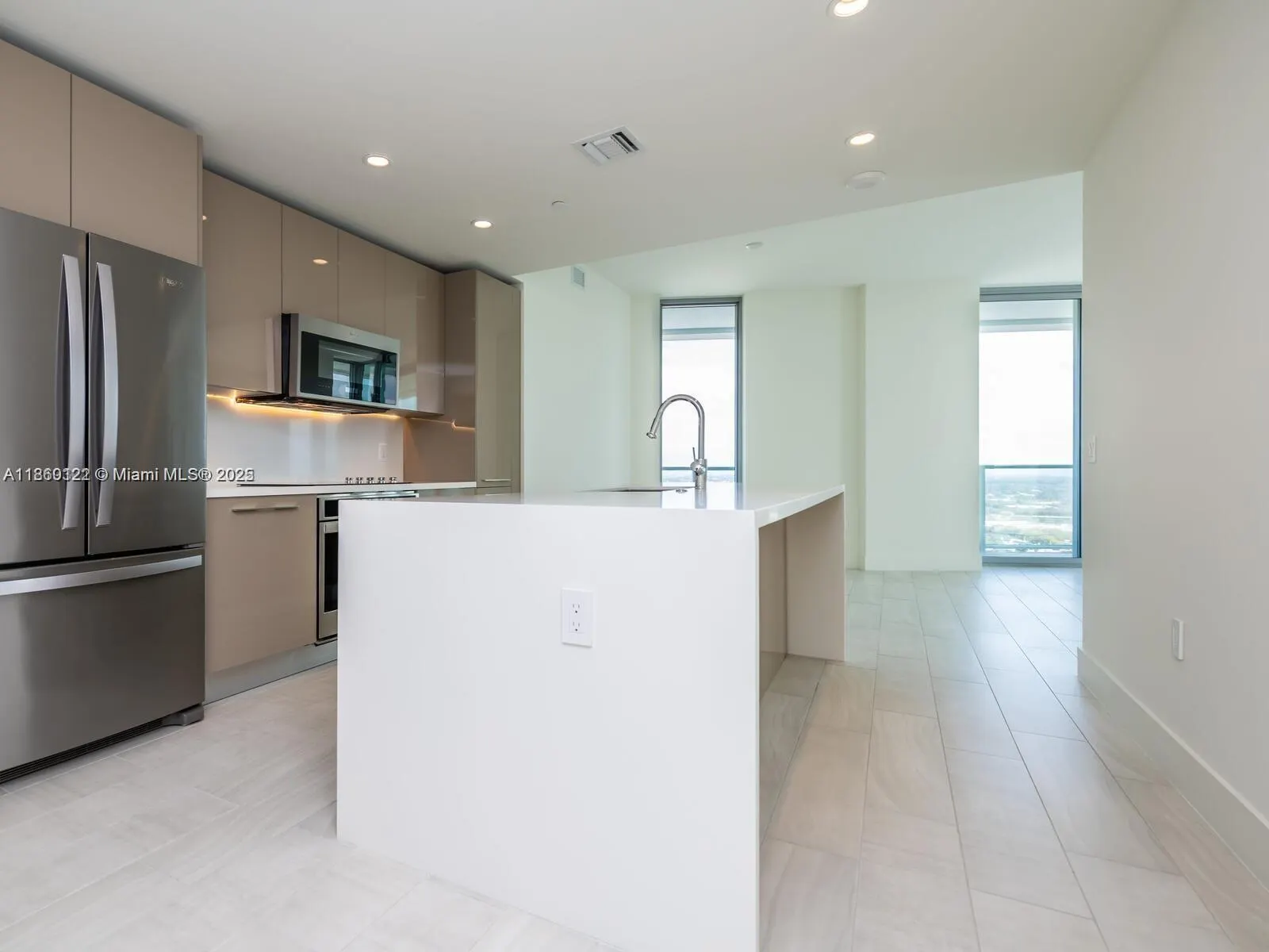2000 Metropica Way, #2509