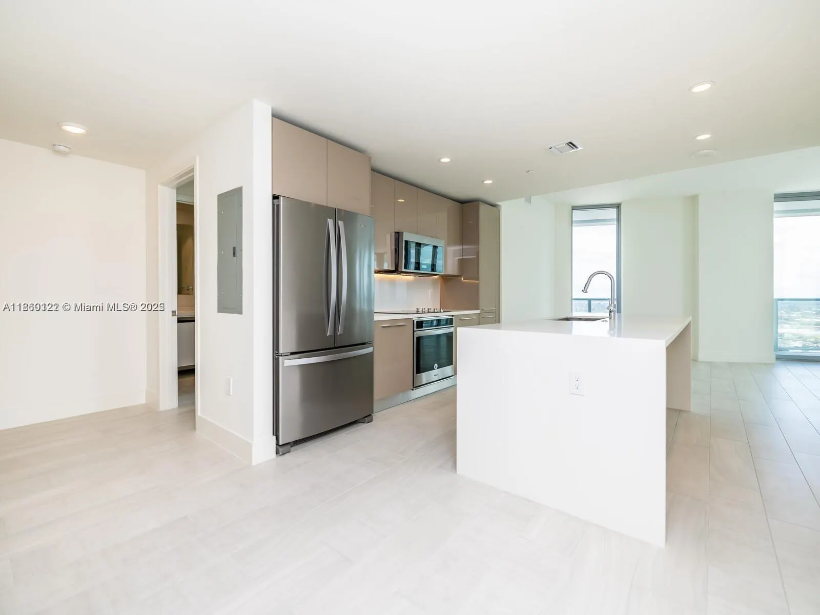 2000 Metropica Way, #2509