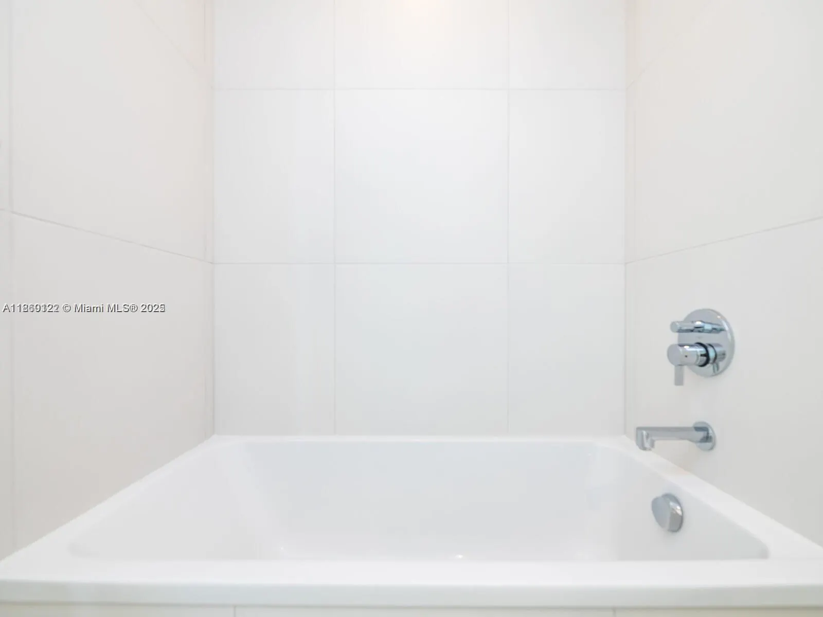 2000 Metropica Way, #2509