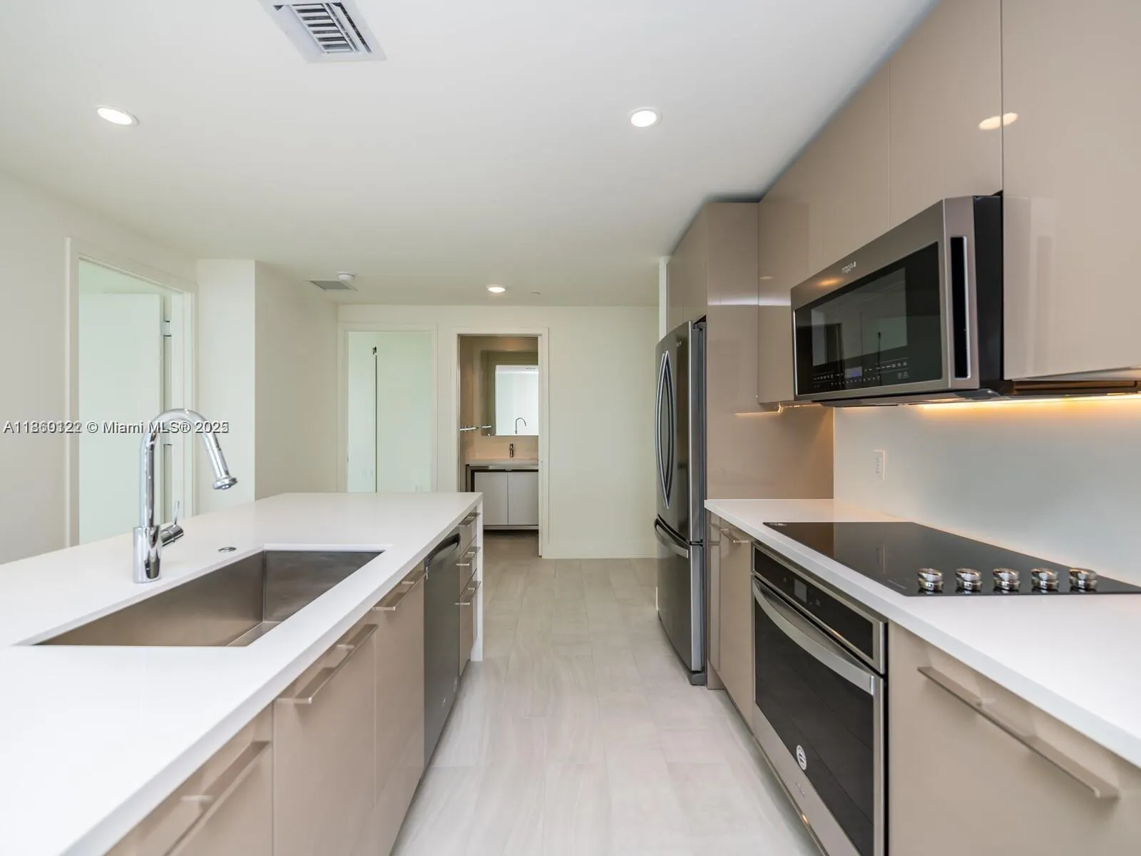 2000 Metropica Way, #2509