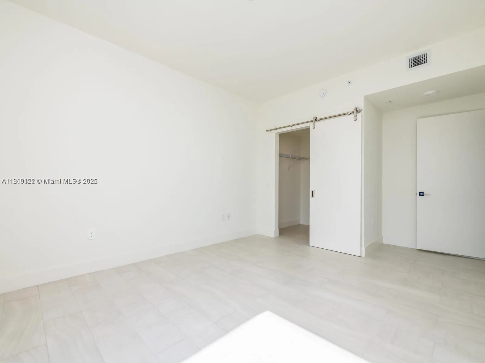 2000 Metropica Way, #2509