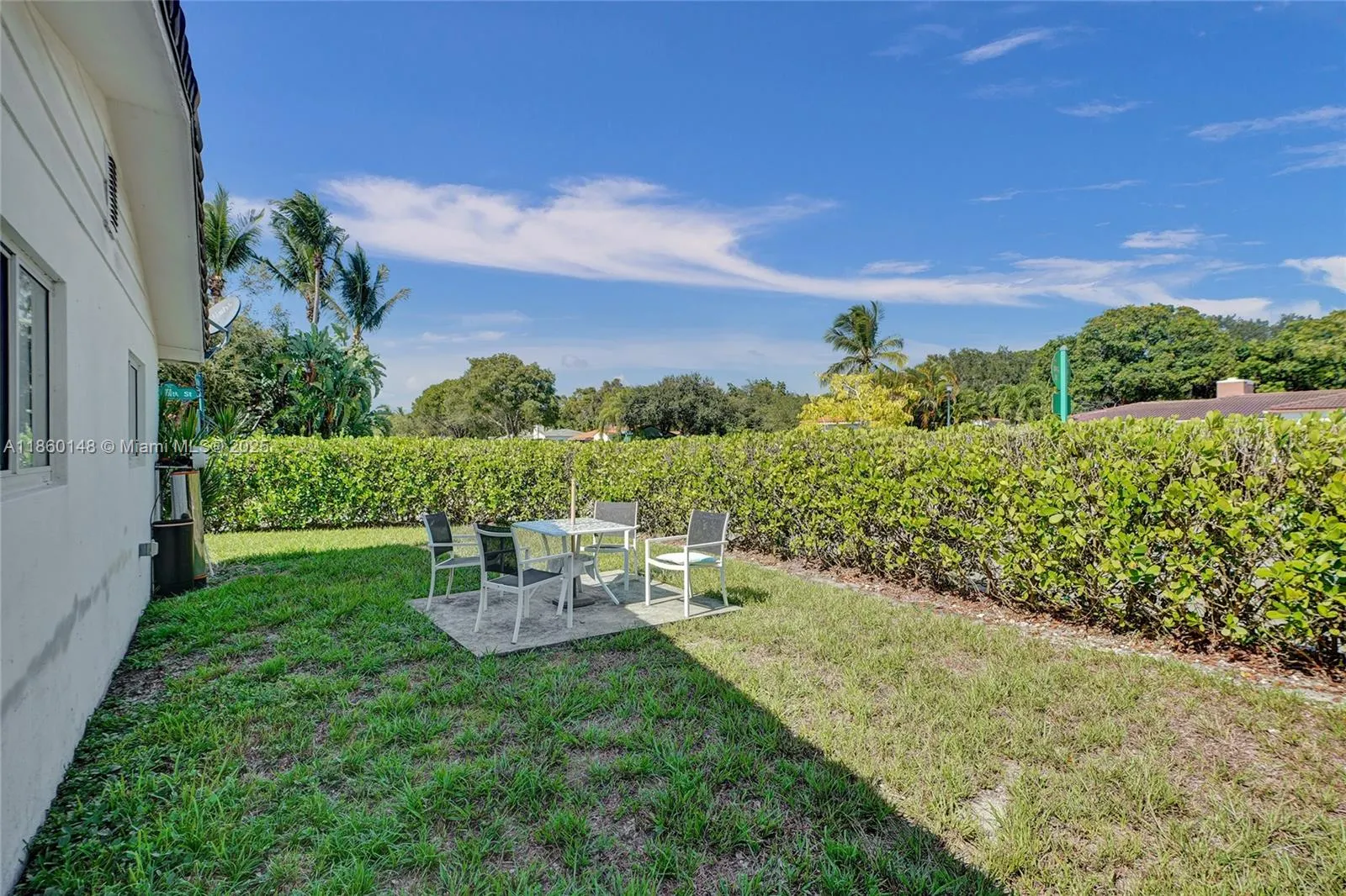 10 NW 100th St