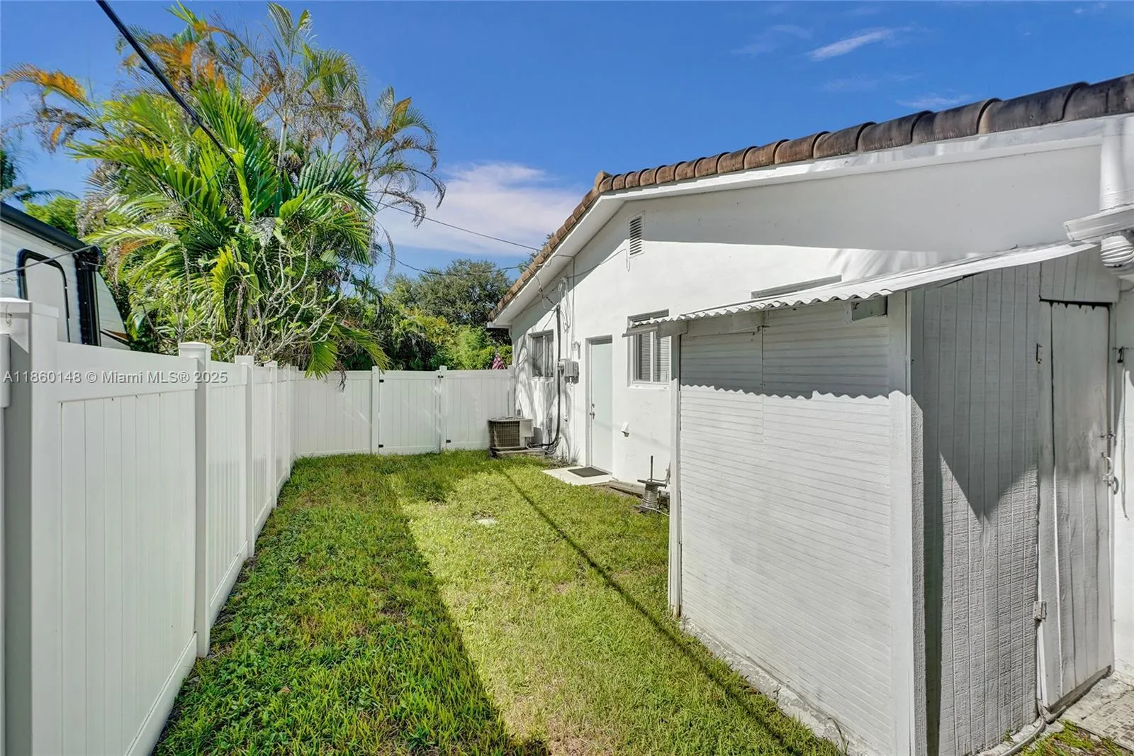 10 NW 100th St