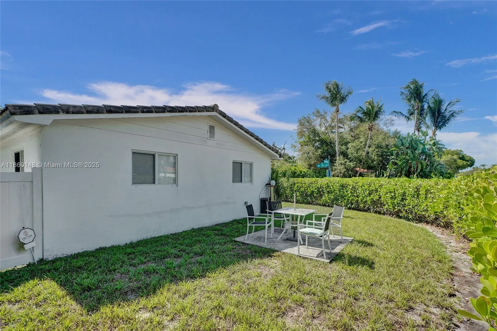 10 NW 100th St