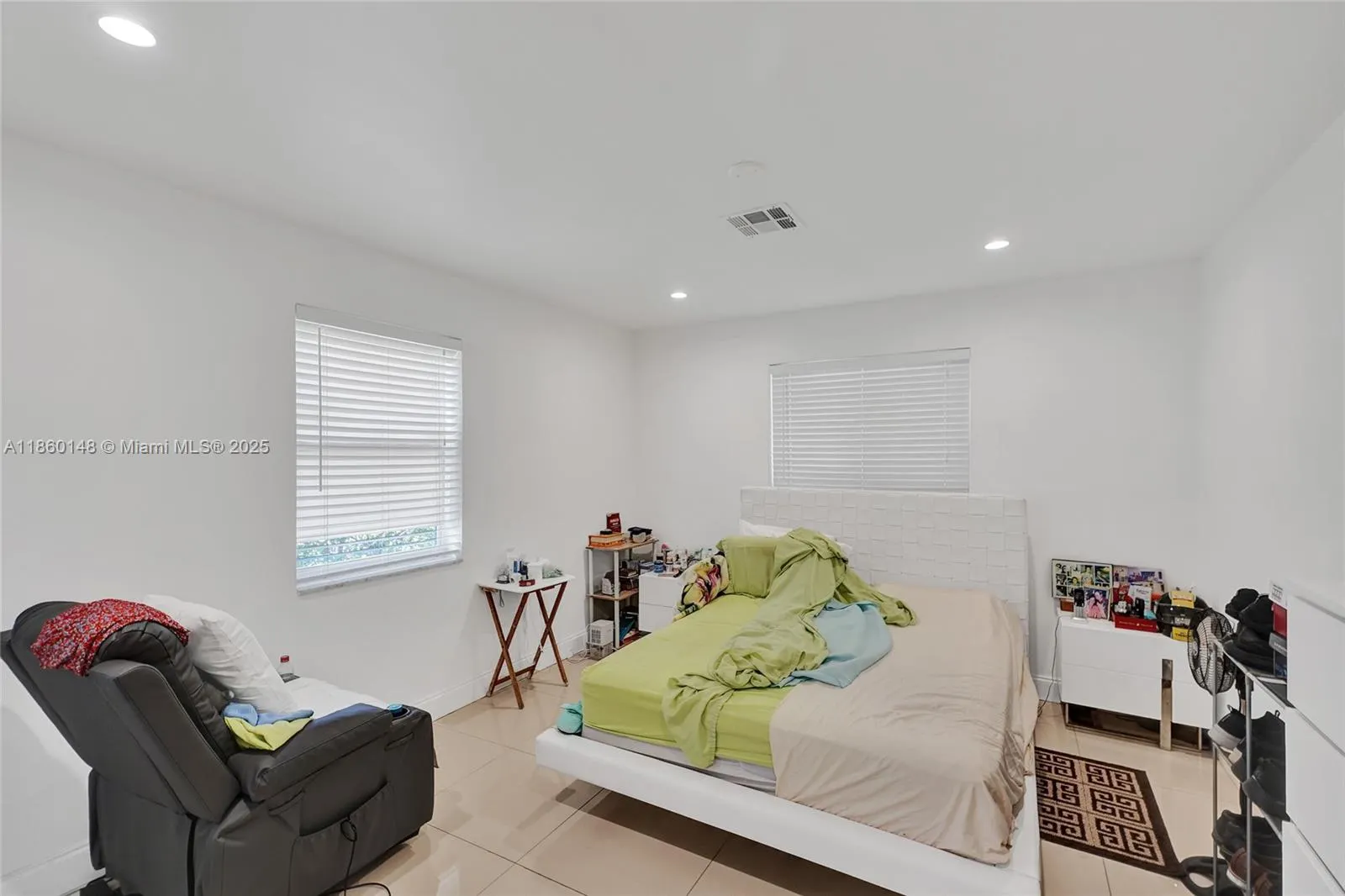 10 NW 100th St