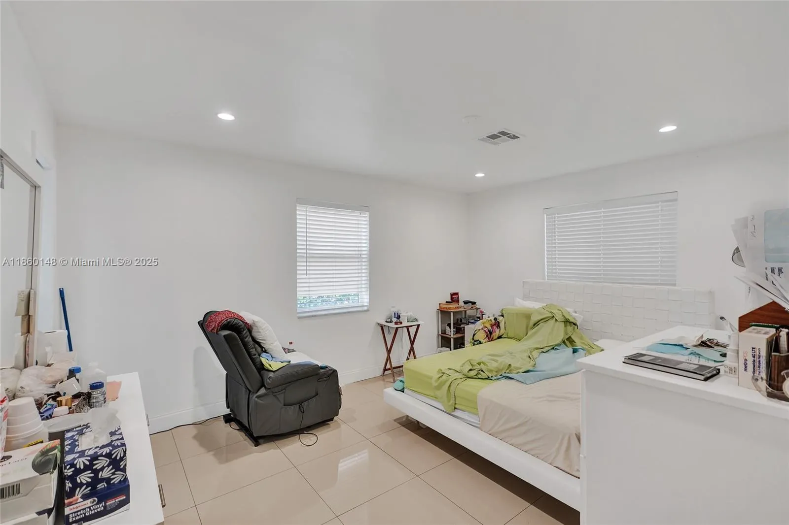 10 NW 100th St