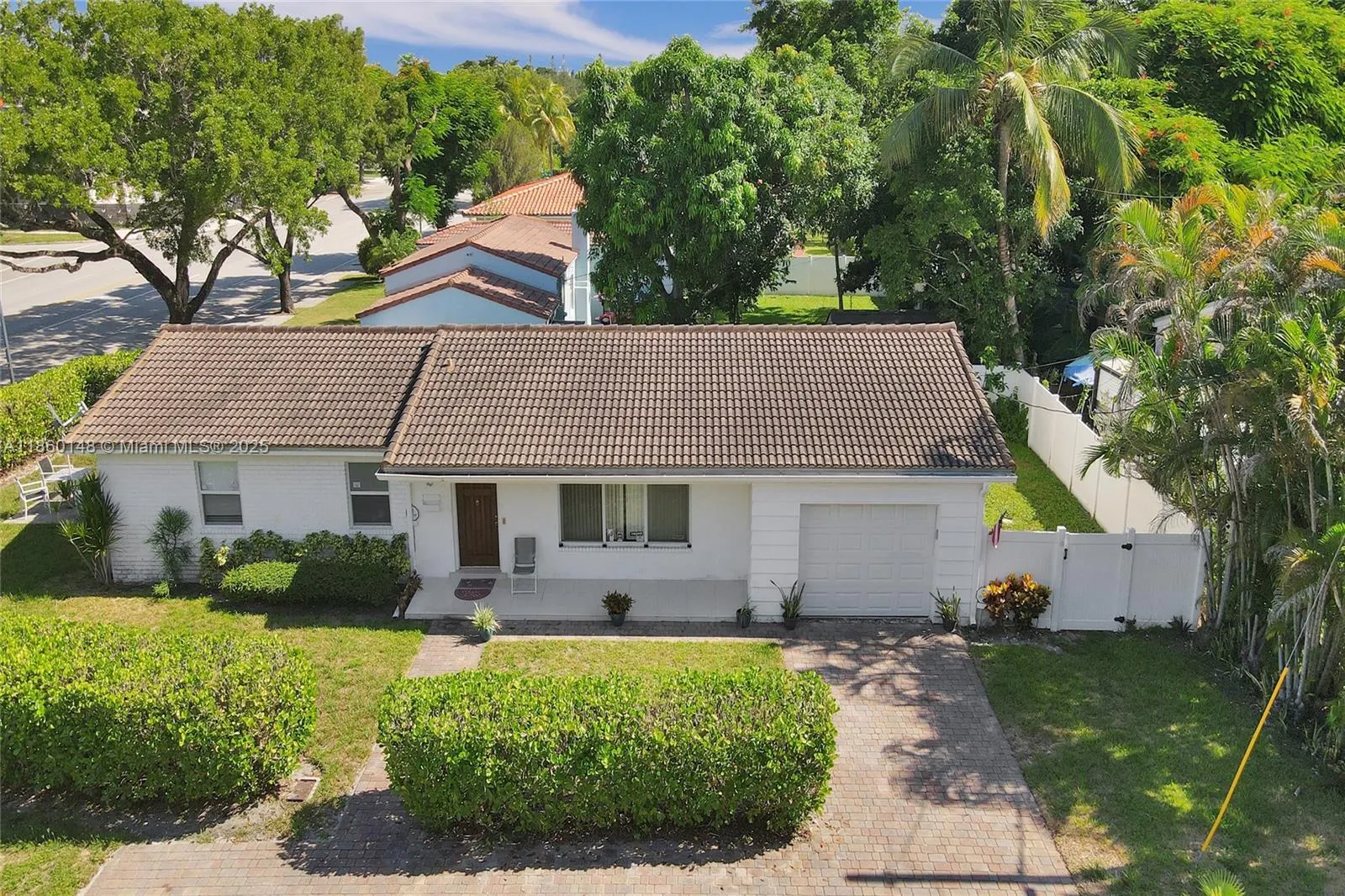 10 NW 100th St