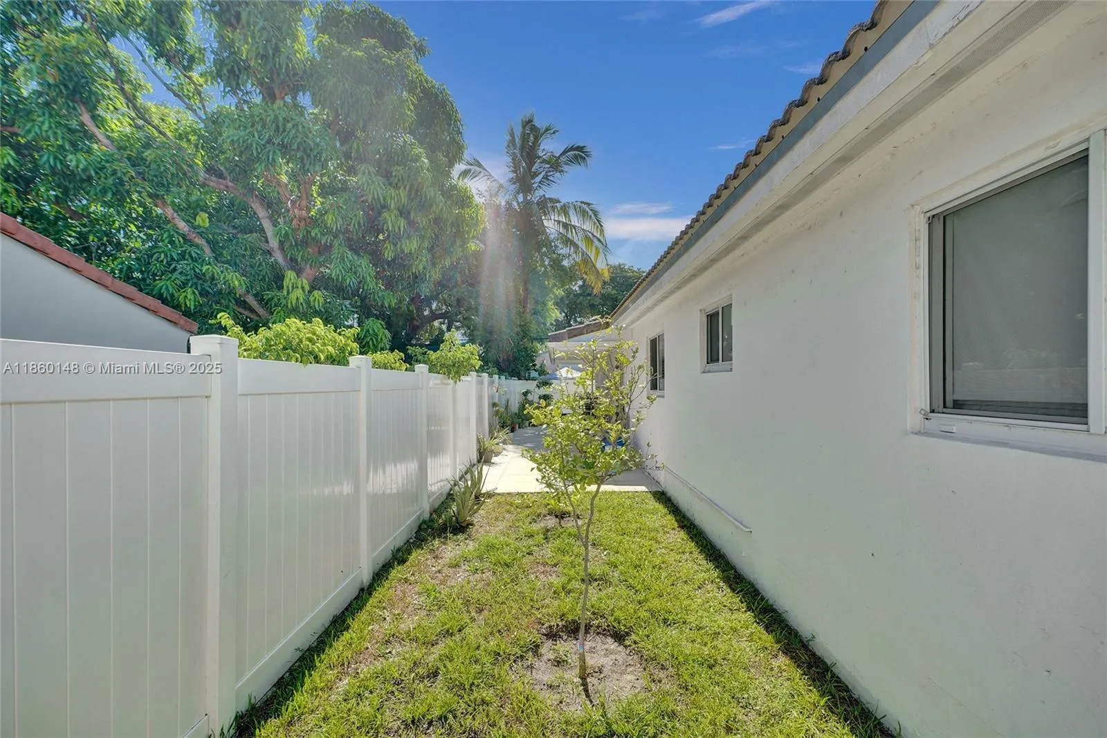 10 NW 100th St