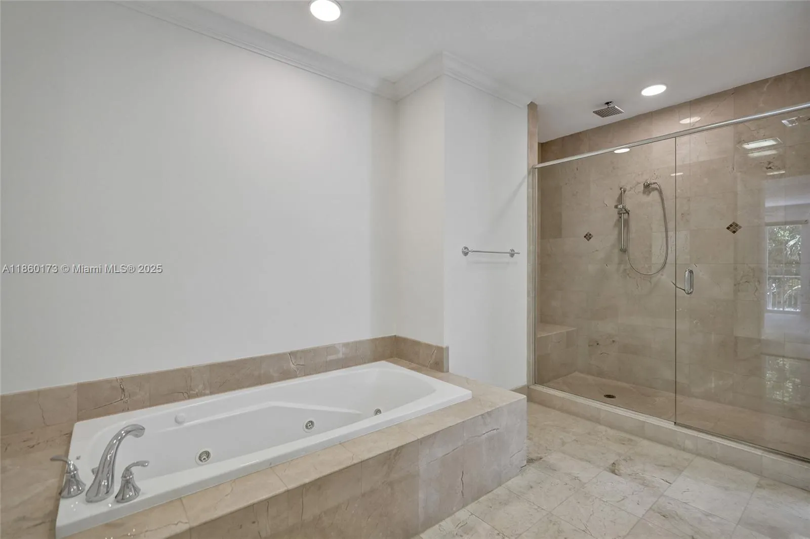 1115 NE 14th Ave