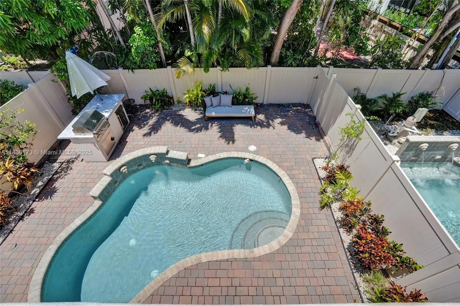 1115 NE 14th Ave