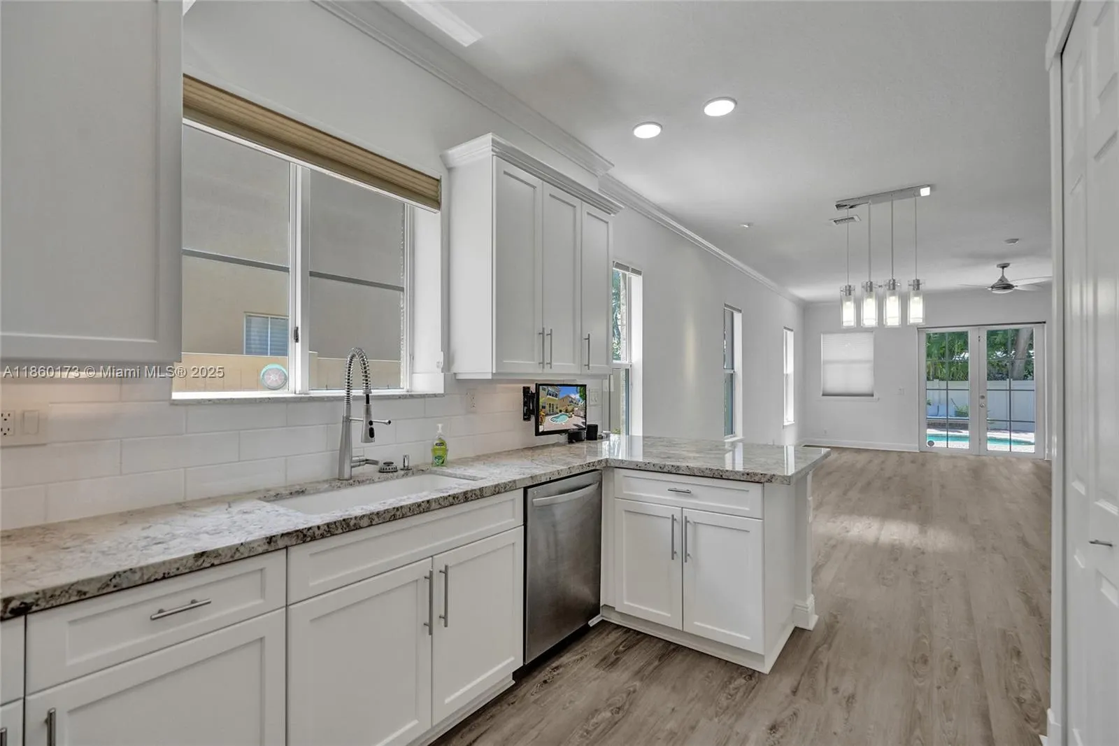 1115 NE 14th Ave
