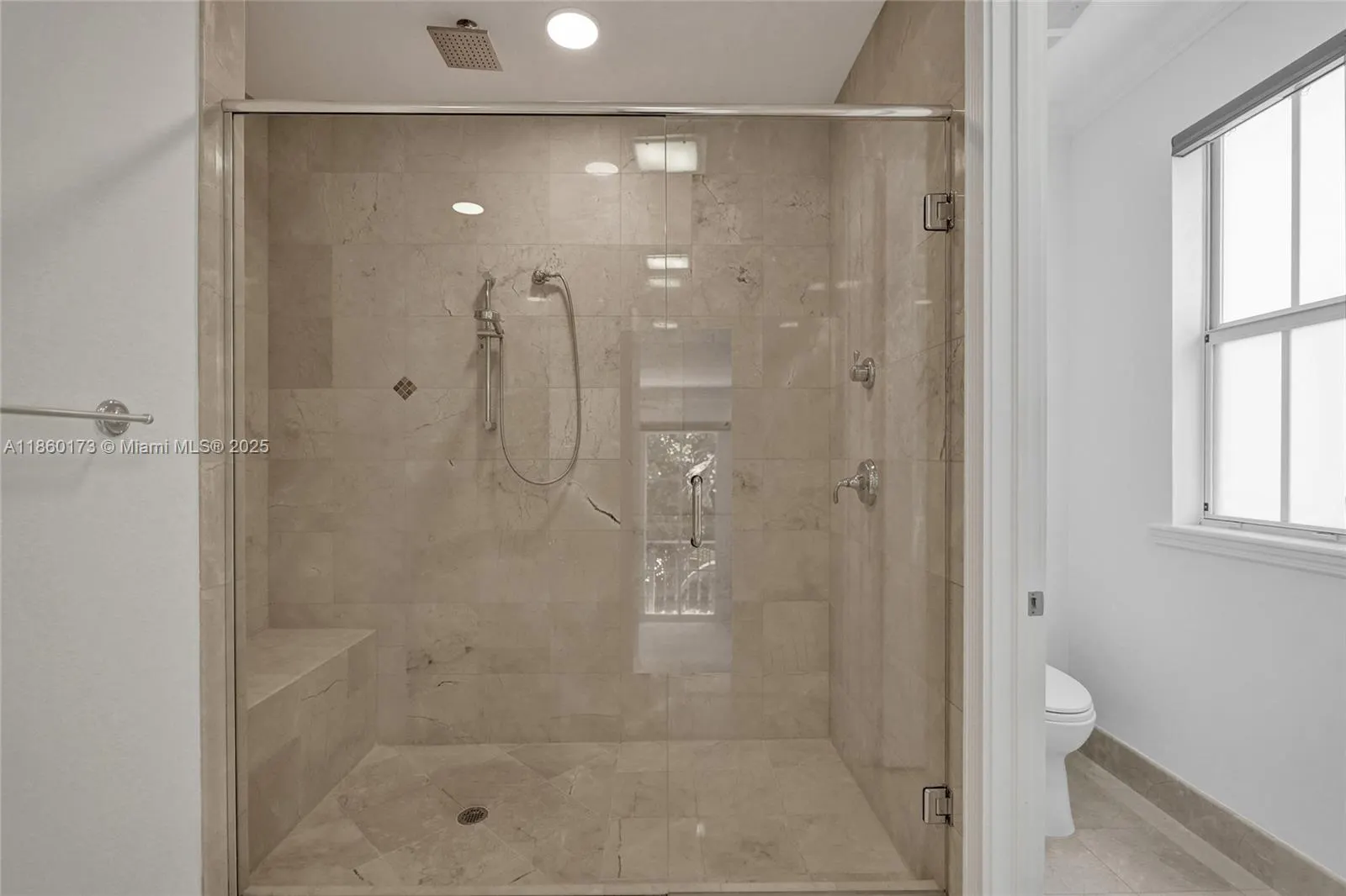 1115 NE 14th Ave