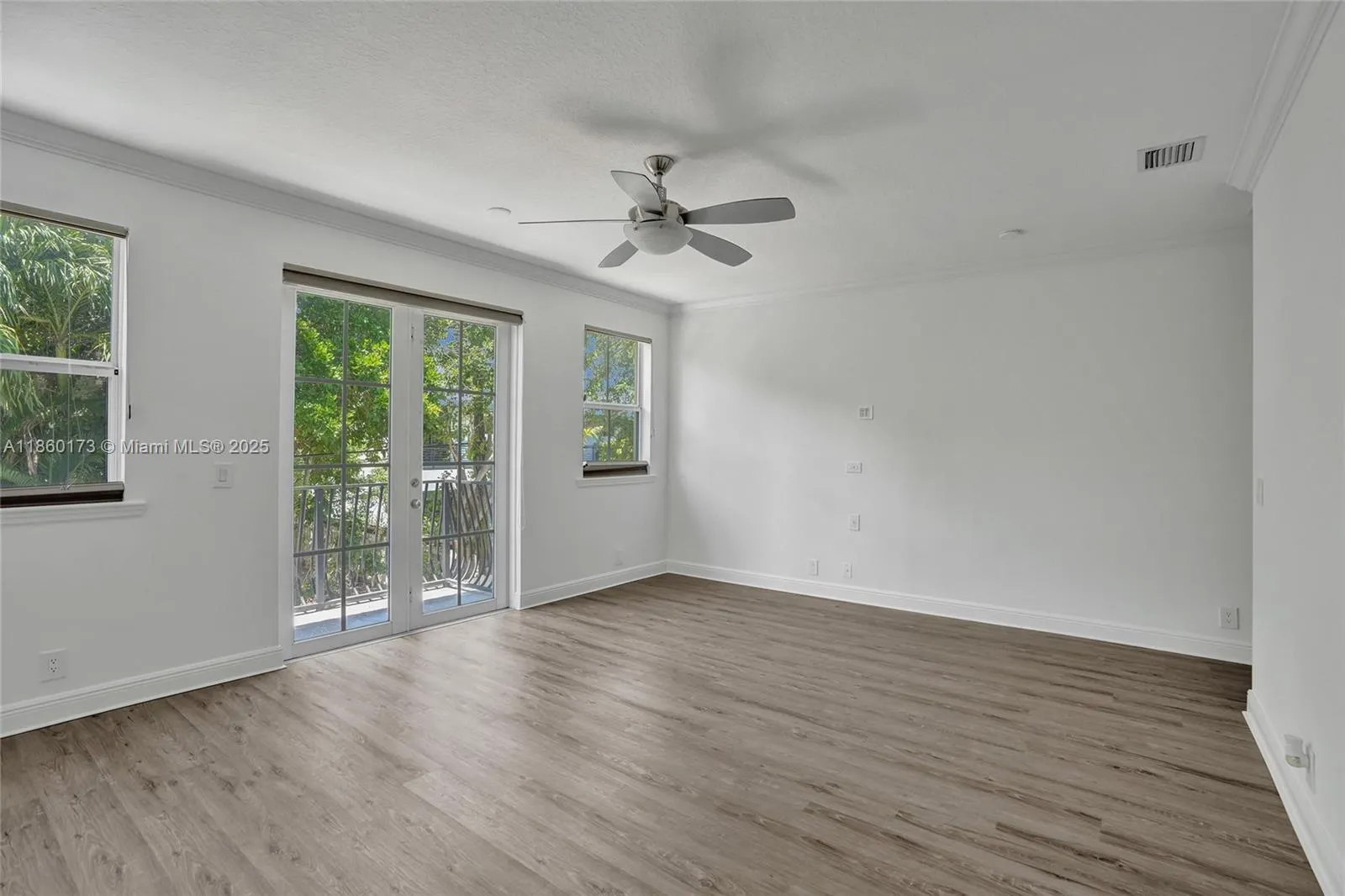 1115 NE 14th Ave