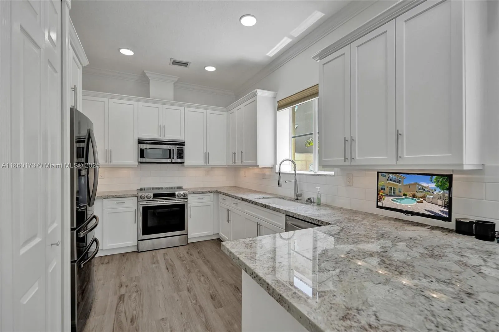1115 NE 14th Ave