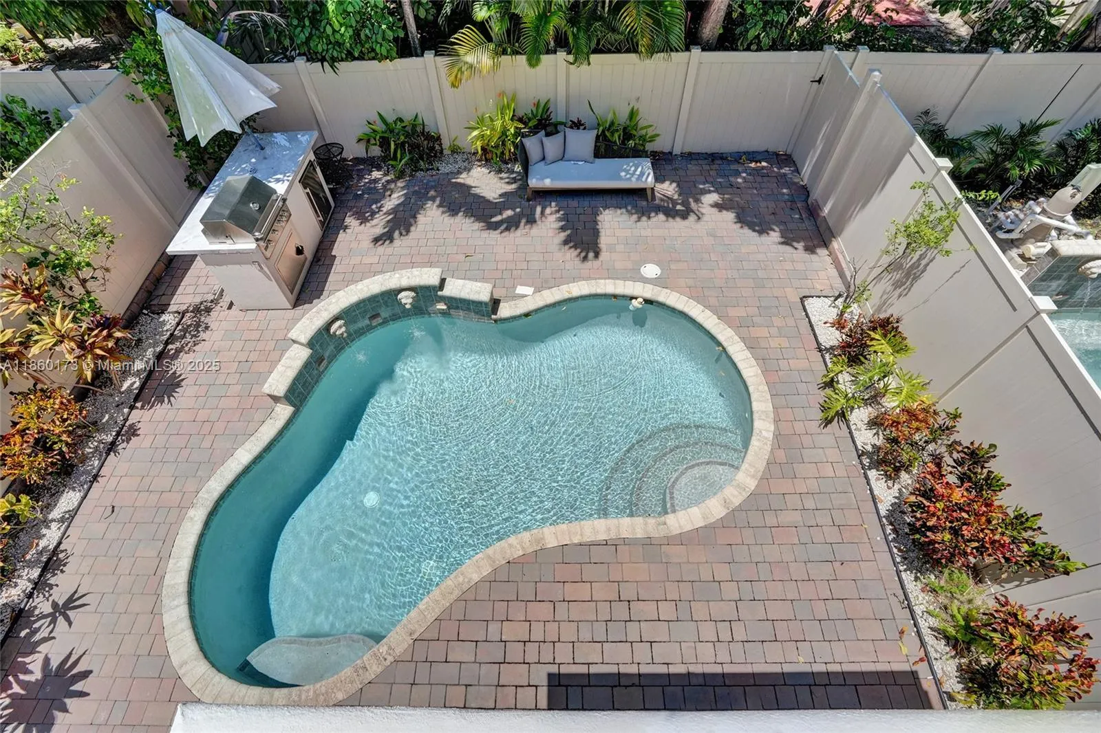 1115 NE 14th Ave