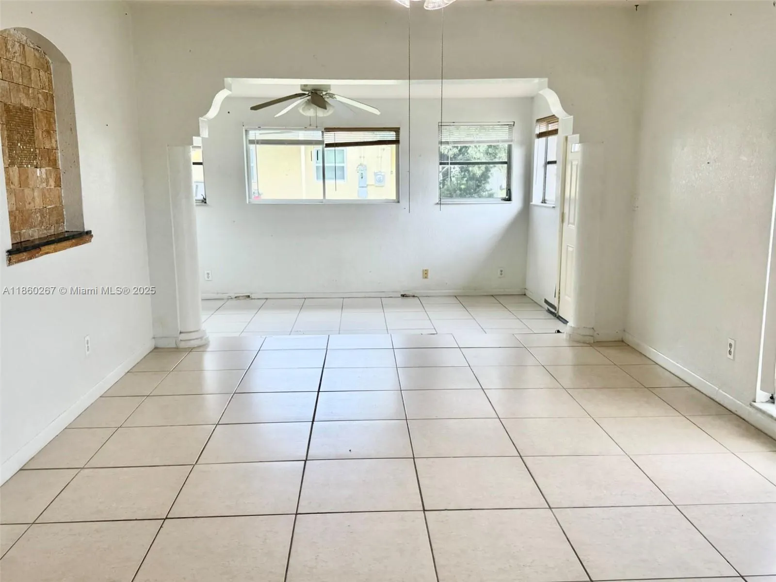 121 NE Prima Vista Blvd