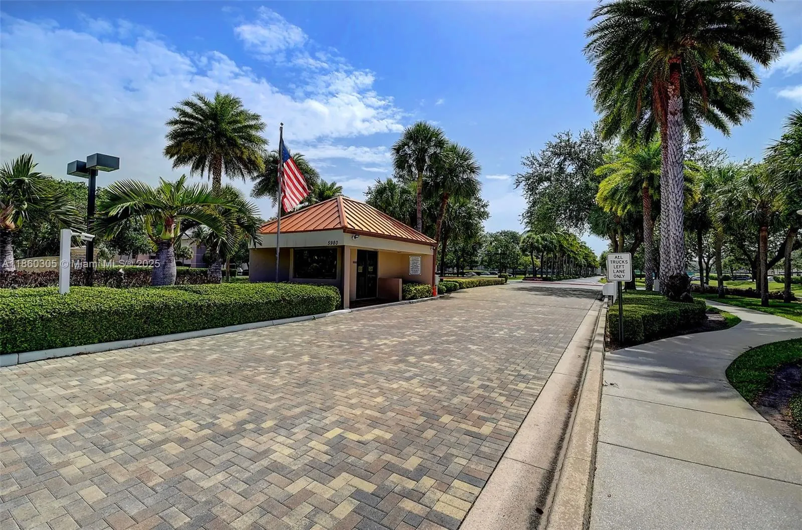 5901 Camino Del Sol, #207