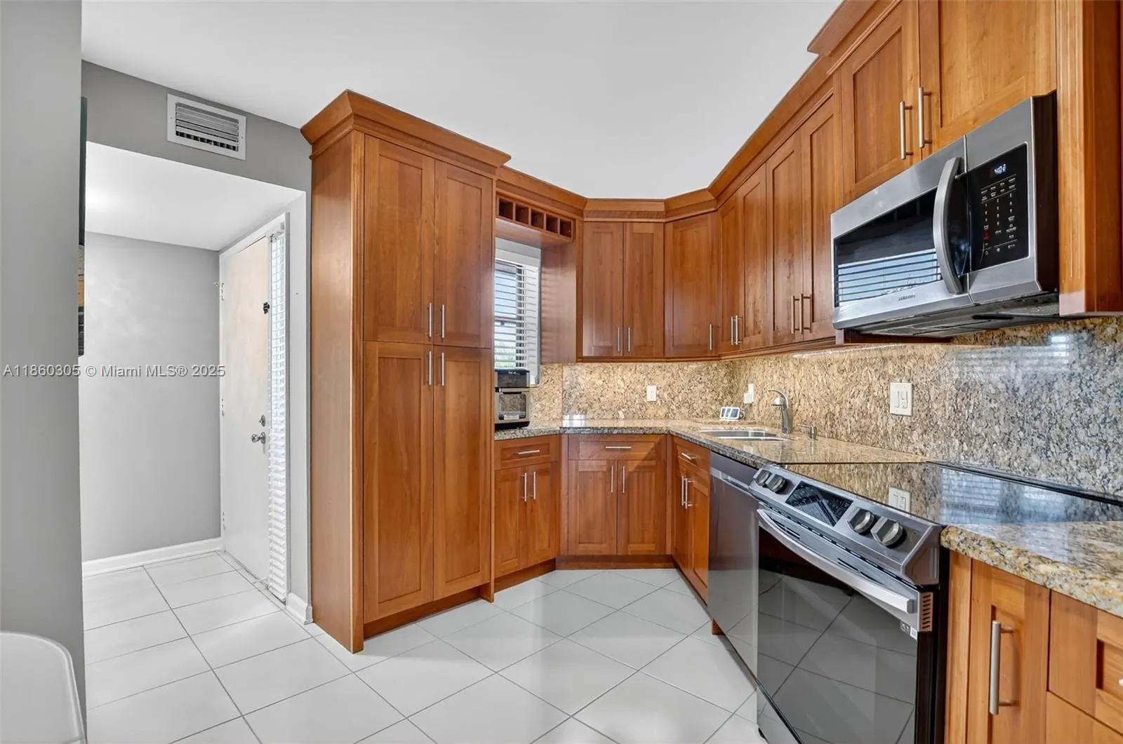 5901 Camino Del Sol, #207