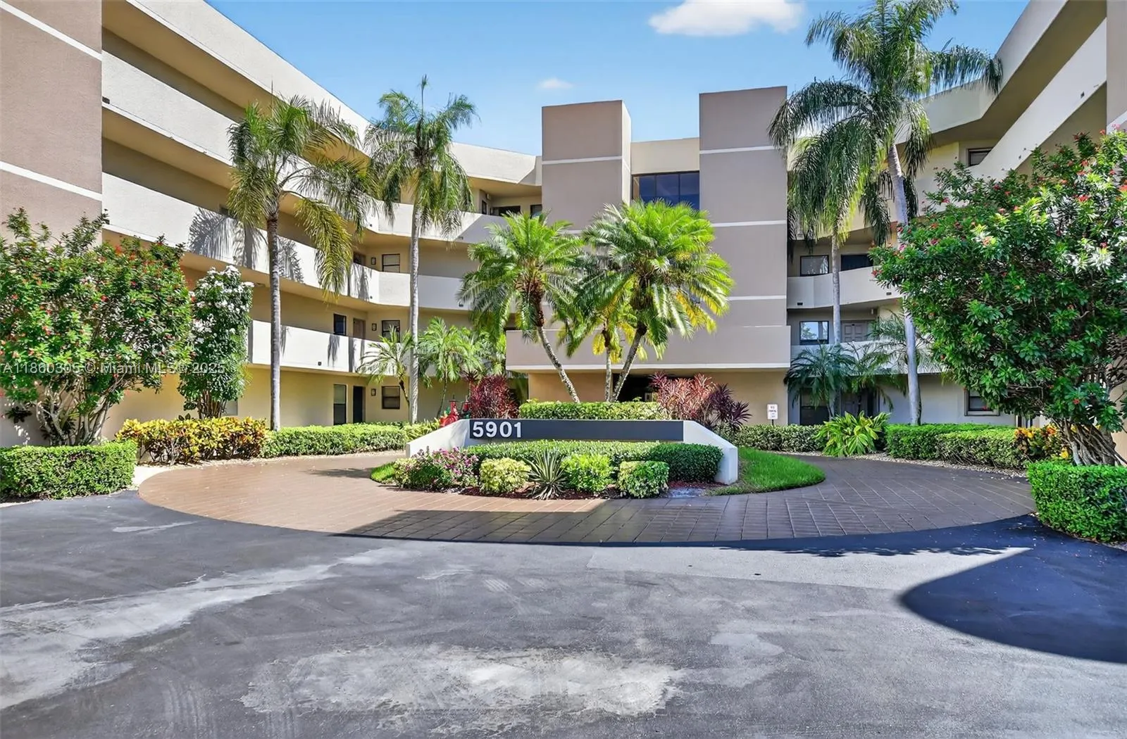 5901 Camino Del Sol, #207