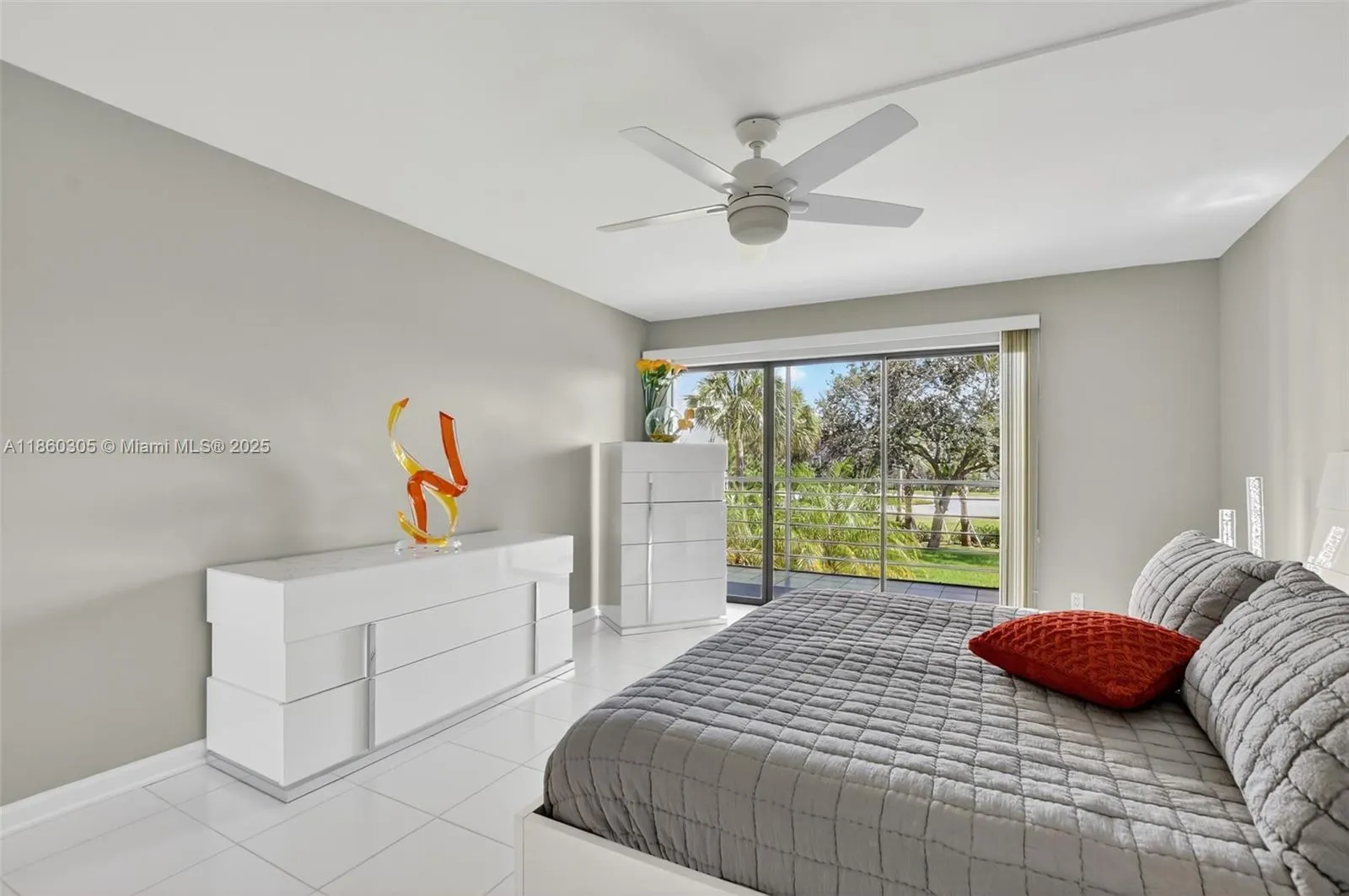 5901 Camino Del Sol, #207