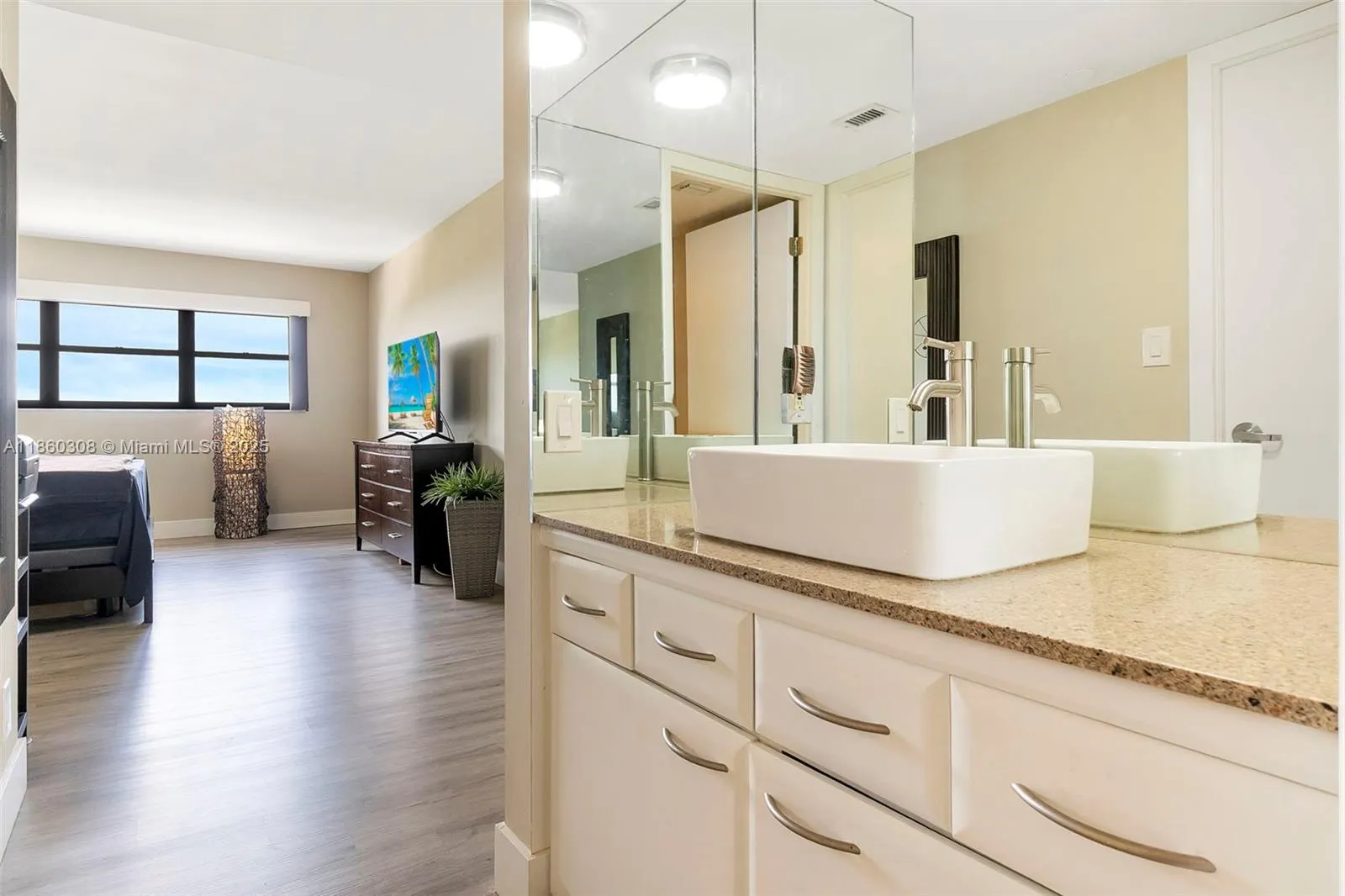 3200 N Port Royale Dr N, #1612