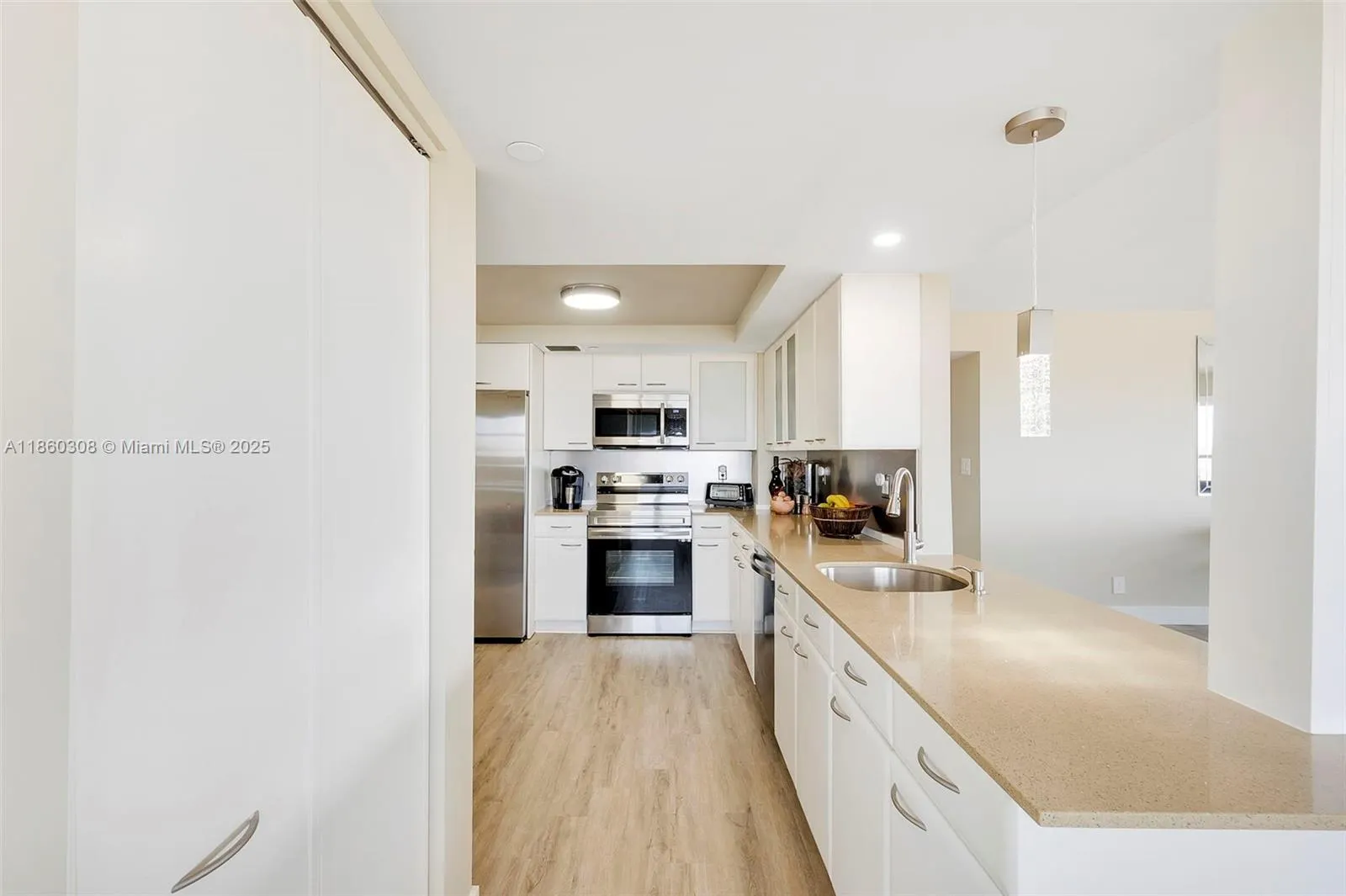 3200 N Port Royale Dr N, #1612