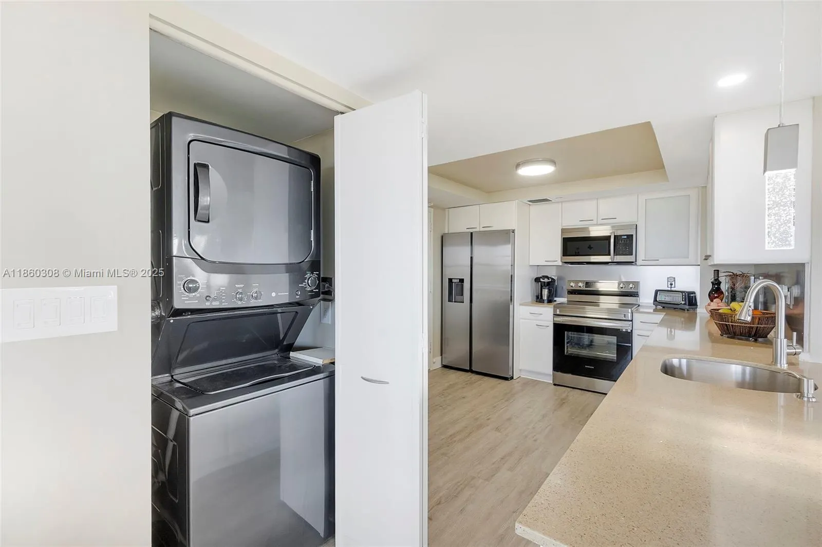 3200 N Port Royale Dr N, #1612