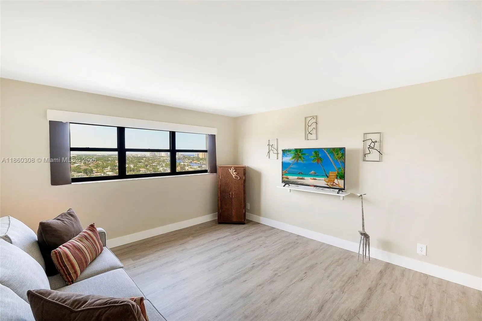 3200 N Port Royale Dr N, #1612