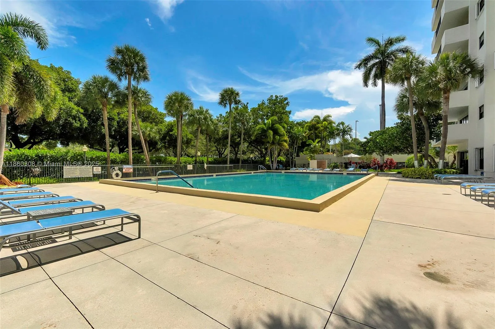 3200 N Port Royale Dr N, #1612