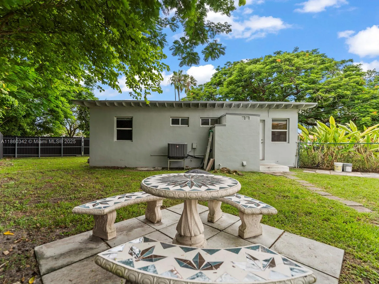 201 Flagler Dr